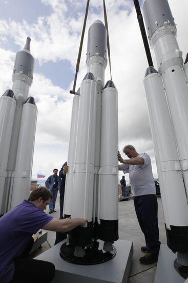 Preparations for MAKS-2009 air show