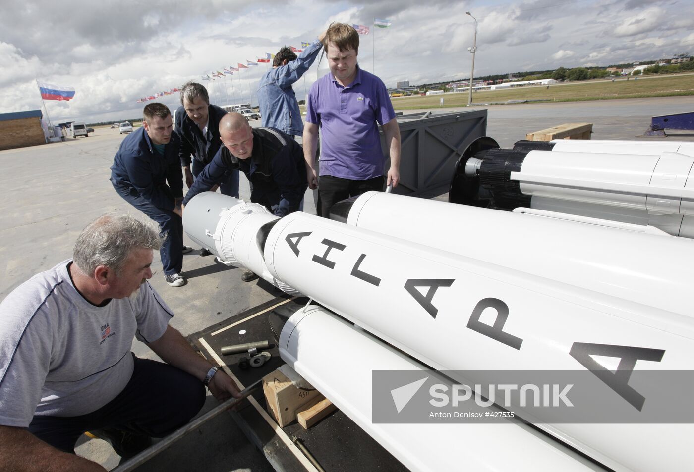Preparations for MAKS-2009 air show