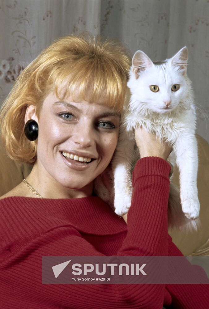 Pop singer Irina Ponarovskaya