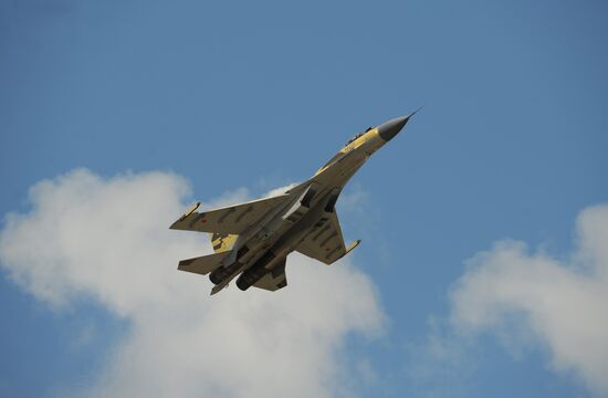 Russian pilots prepare for MAKS-2009