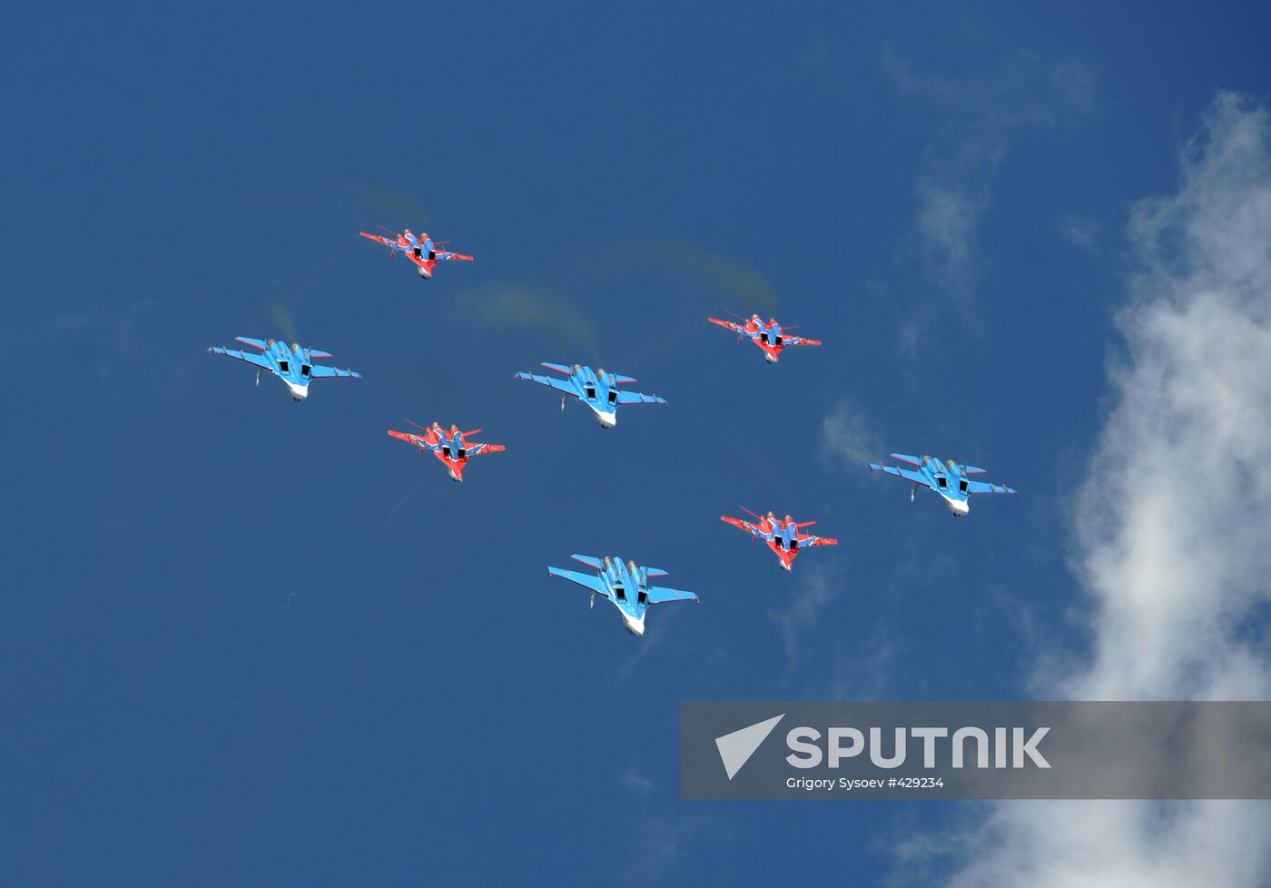 Russian pilots prepare for MAKS-2009