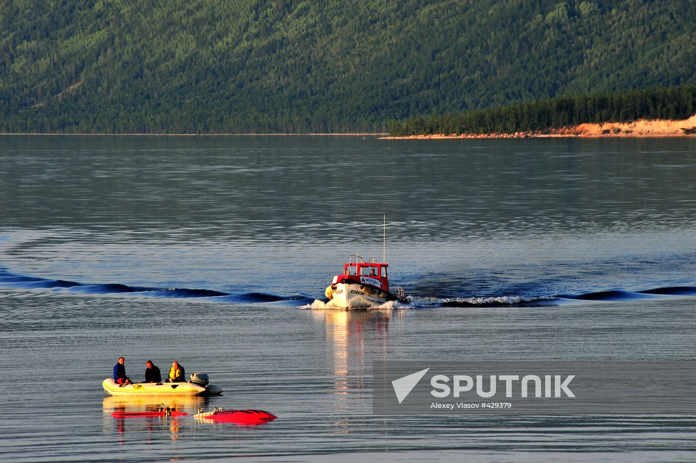 Mir-1 and Mir-2 submersibles on Lake Baikal