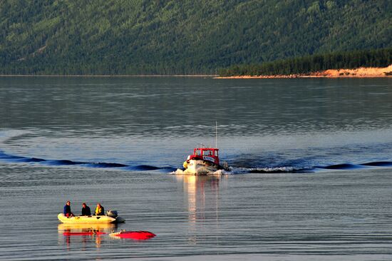 Mir-1 and Mir-2 submersibles on Lake Baikal