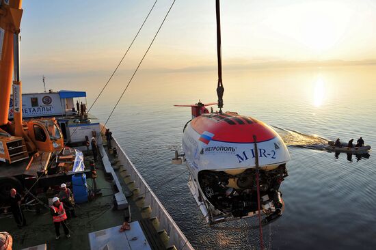 Mir-1 and Mir-2 submersibles on Lake Baikal