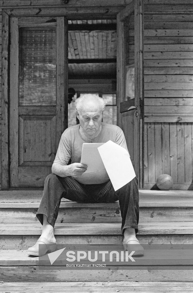 Russian writer Anatoly Rybakov