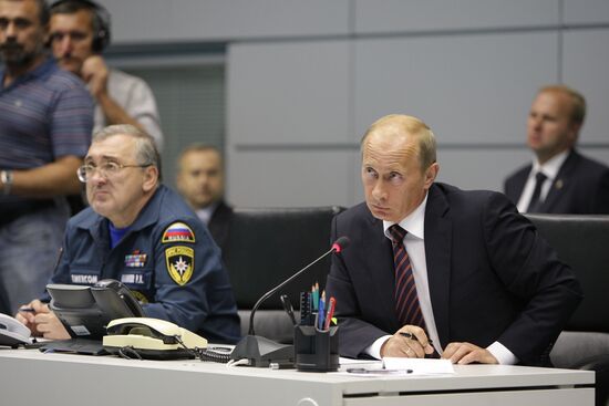 Putin conducts teleconference in Emergencies Ministry