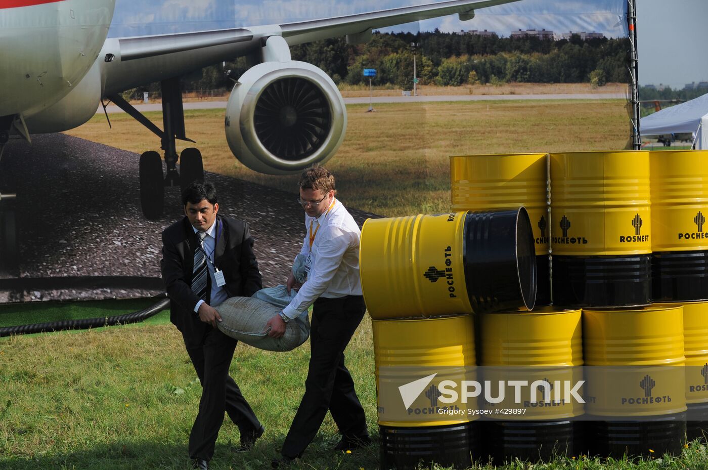 MAKS 2009 air show opens in Zhukovsky