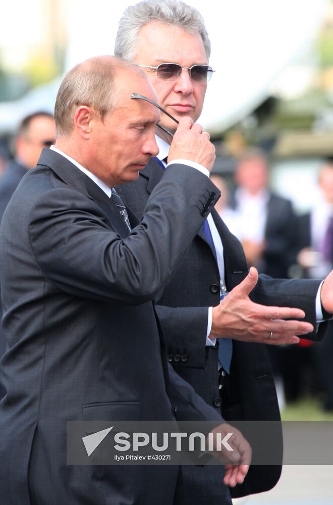 Vladimir Putin visits International Air Show MAKS-2009