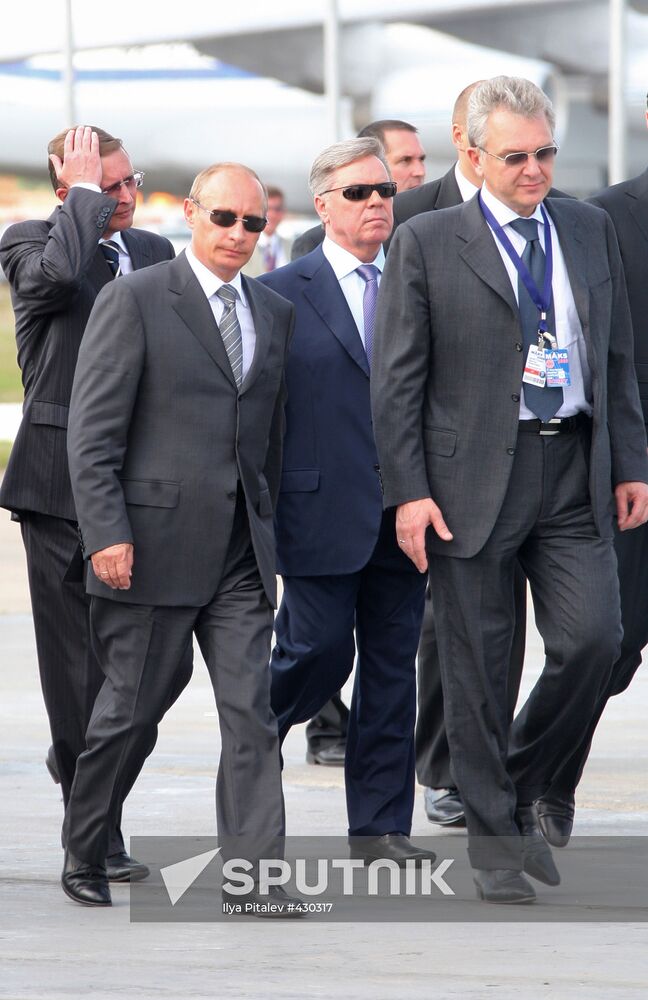 Vladimir Putin visits International Air Show MAKS-2009
