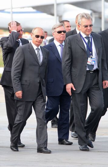 Vladimir Putin visits International Air Show MAKS-2009