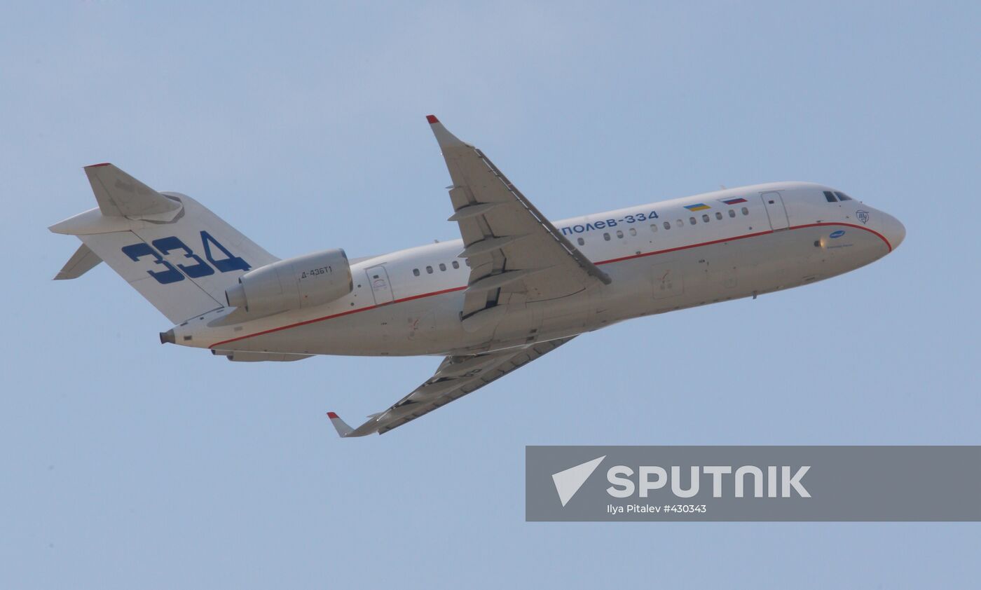 Plane TU-334