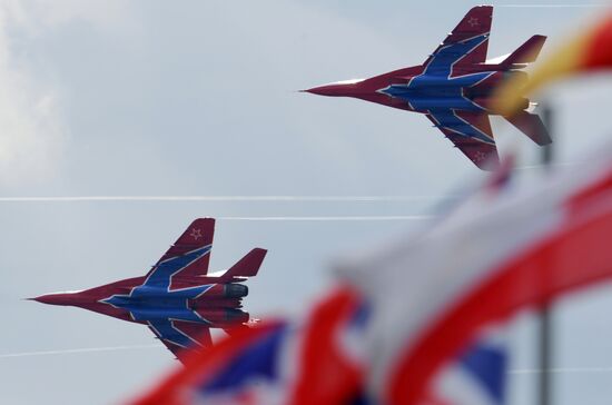 MIG-29 aerobatic team "Struzhi"