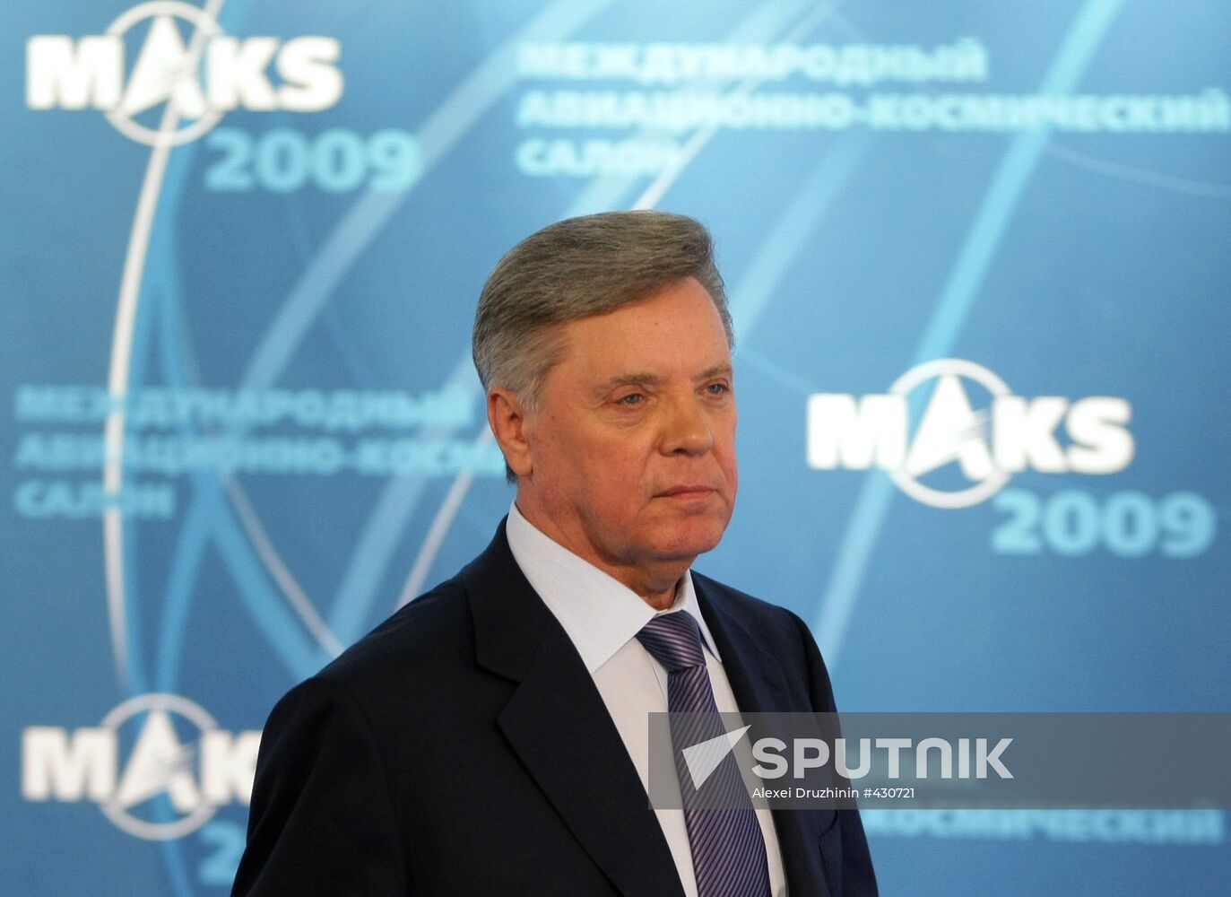 Moscow Region Governor attends MAKS-2009 air show