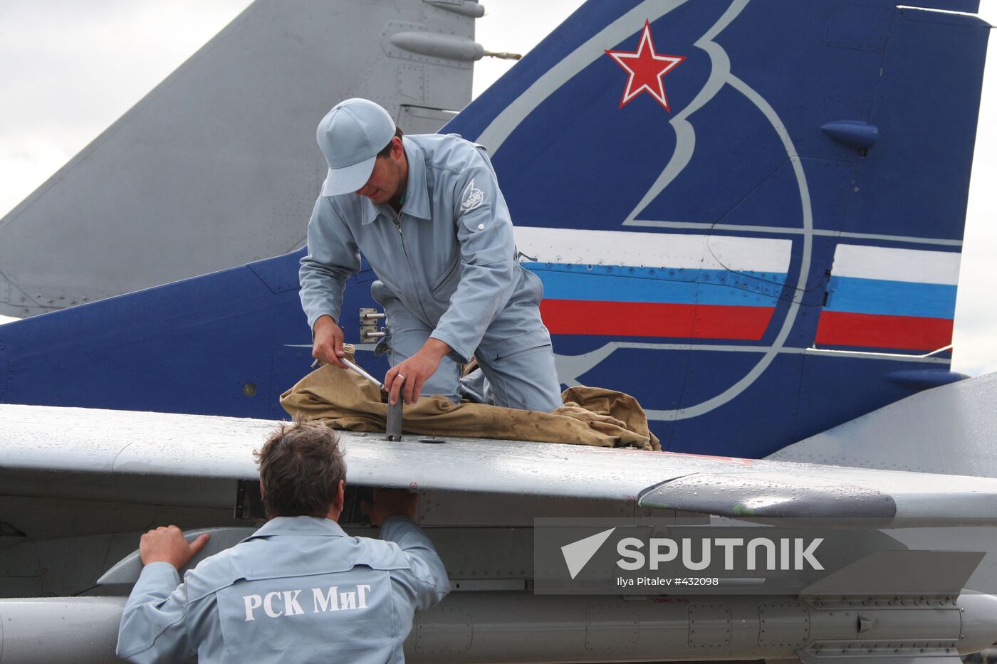Multi-mission fighter MIG-35