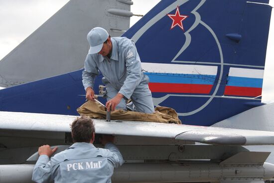 Multi-mission fighter MIG-35