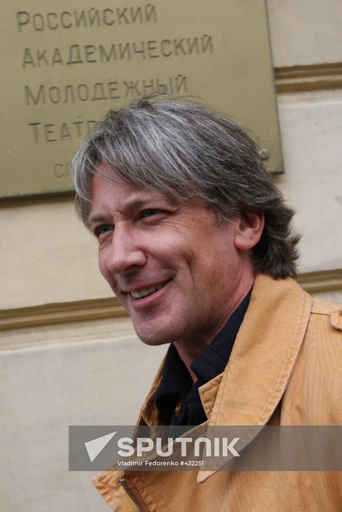 Post-vacation company meeting, Russian Academic Youth Theater