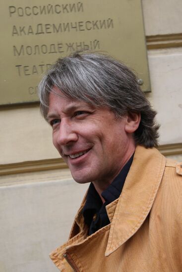 Post-vacation company meeting, Russian Academic Youth Theater