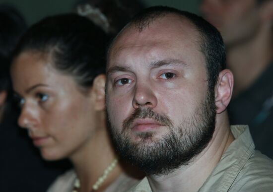 Actors Ilya Isayev and Irina Nizina