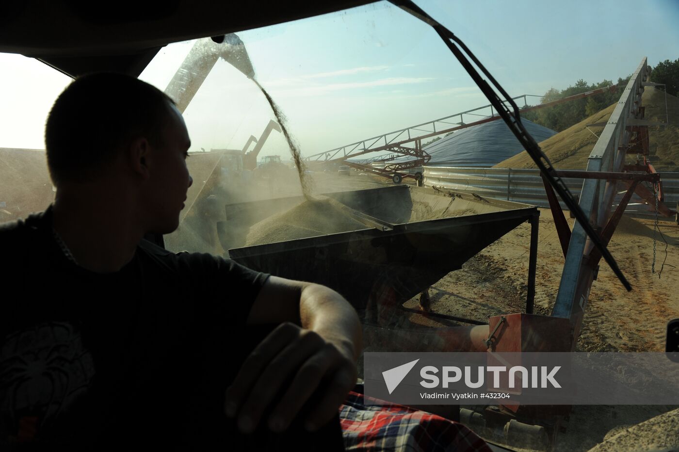 Grain harvesting in Otradaagroinvest, Oryol Region