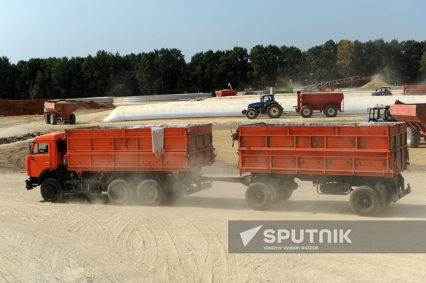 Grain harvesting in Otradaagroinvest, Oryol Region