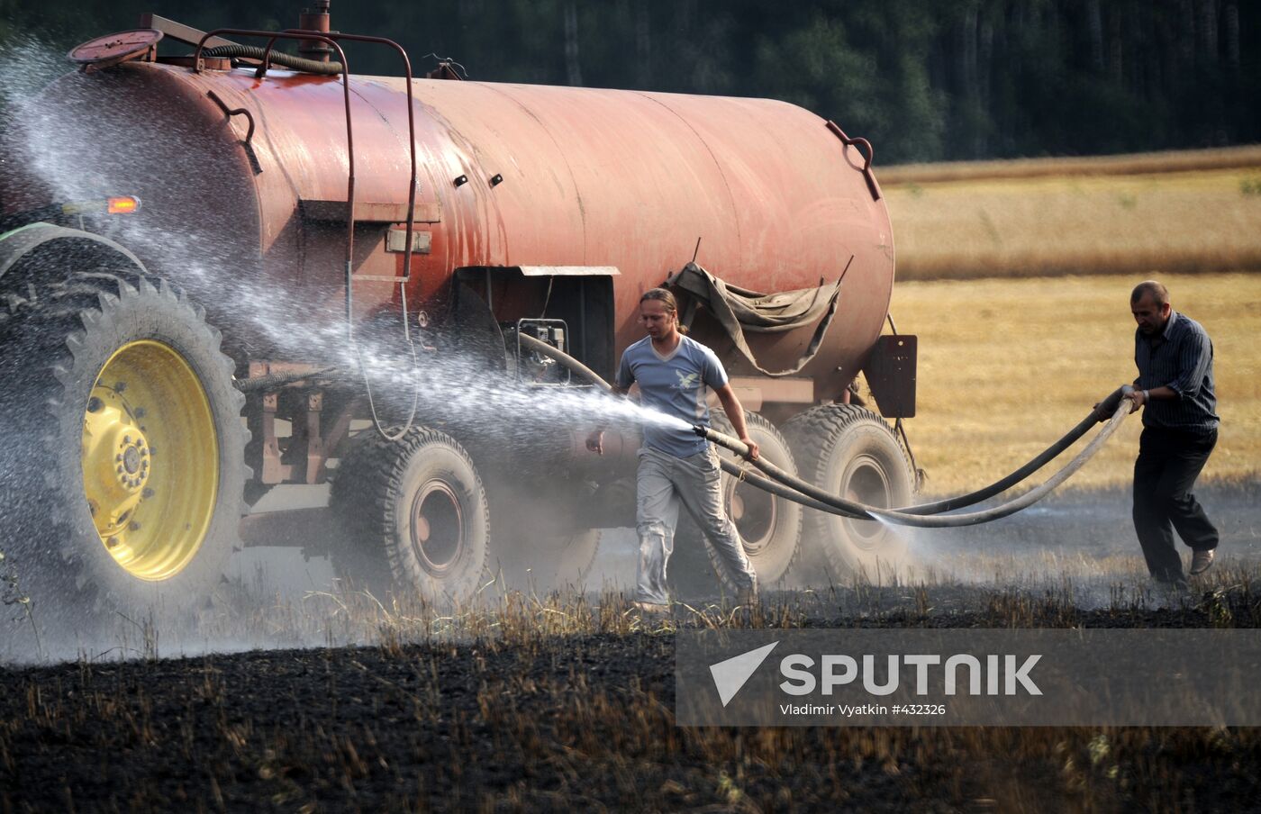 Grain harvesting in Otradaagroinvest, Oryol Region