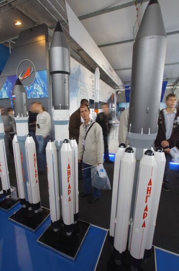 Angara booster mock-ups displayed at MAKS 2009