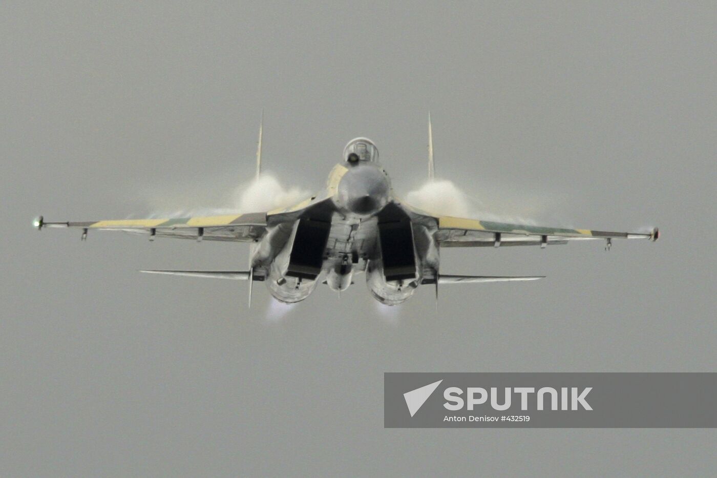 Multi-mission fighter SU-35