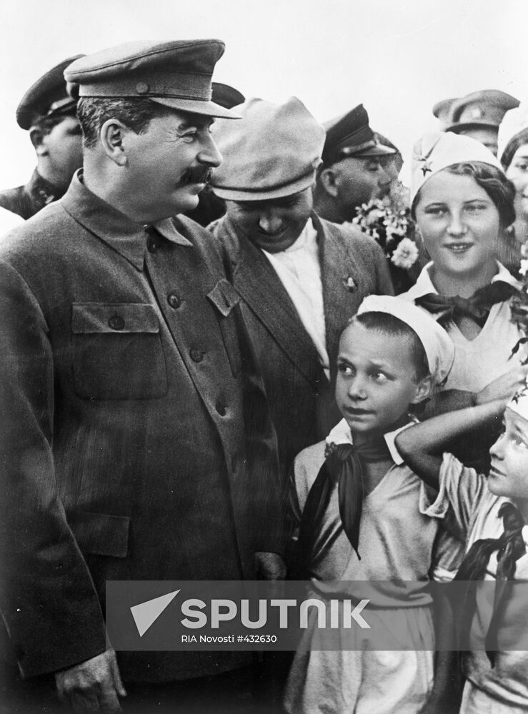 Joseph Stalin and Vyacheslav Molotov