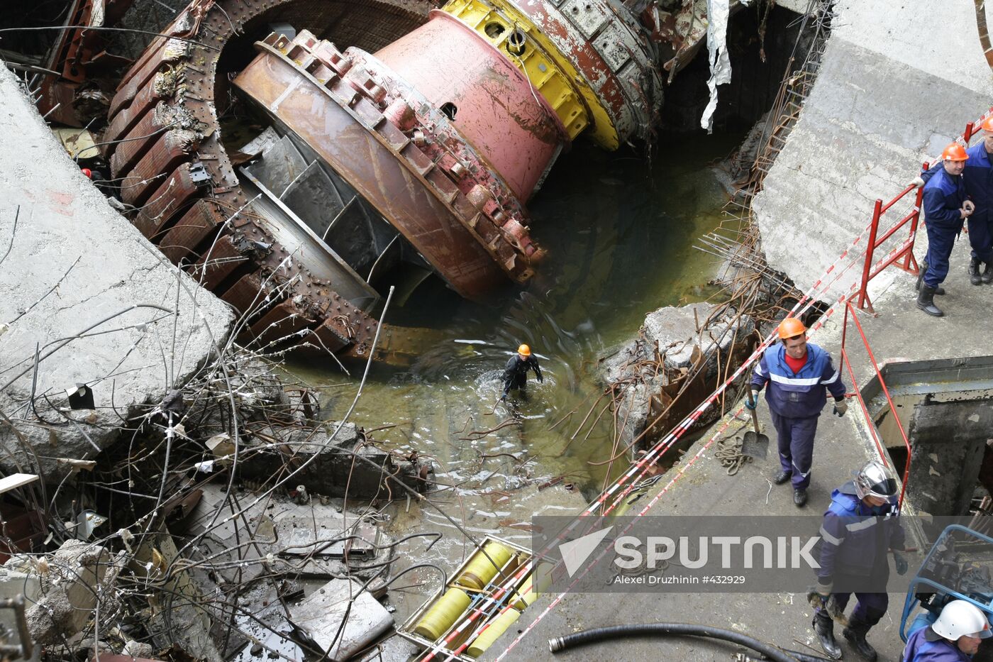Cleaning a mess at Sayano-Shushenskaya Power Plant
