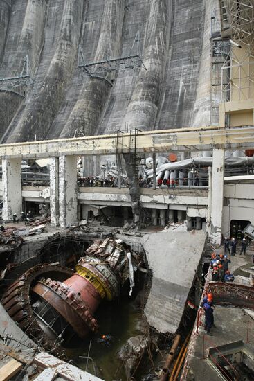 Cleaning a mess at Sayano-Shushenskaya Power Plant