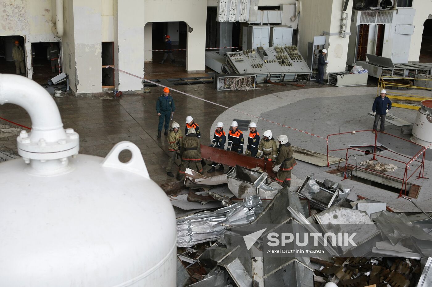 Cleaning a mess at Sayano-Shushenskaya Power Plant