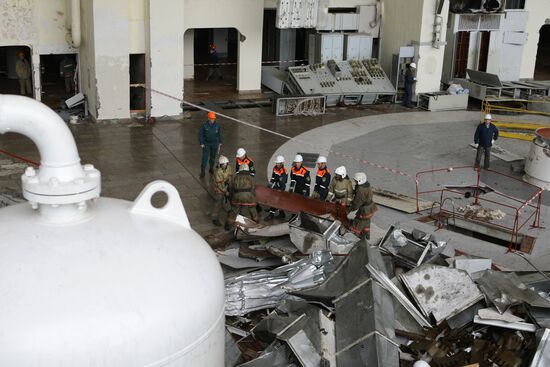 Cleaning a mess at Sayano-Shushenskaya Power Plant
