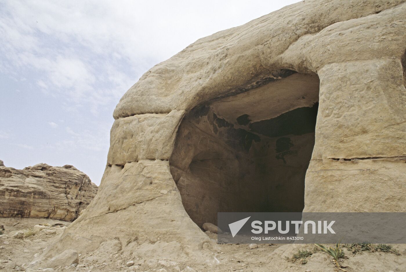 Entrance to bedouin cave