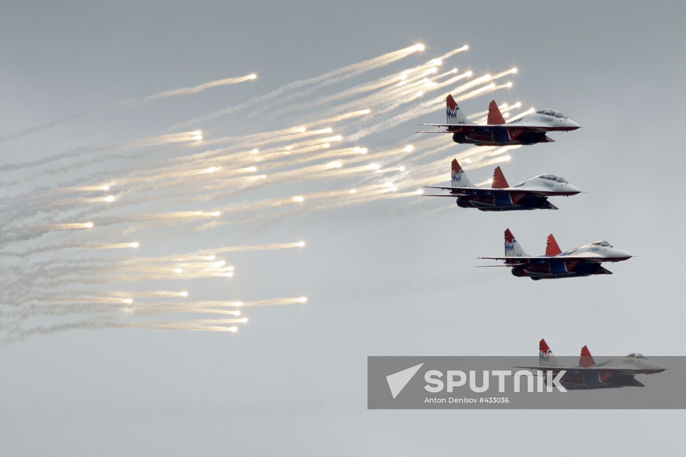 Strizhi aerobatic team