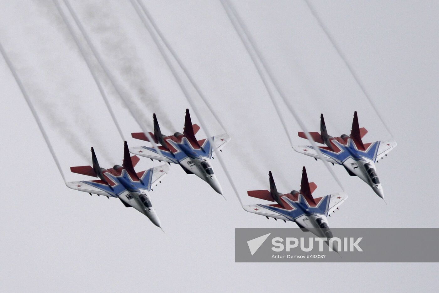 Strizhi aerobatic team