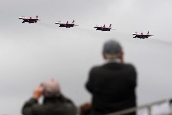 Strizhi aerobatic team