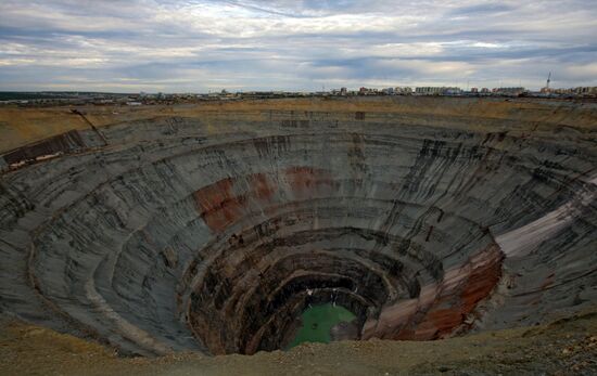 Mir diamond mine