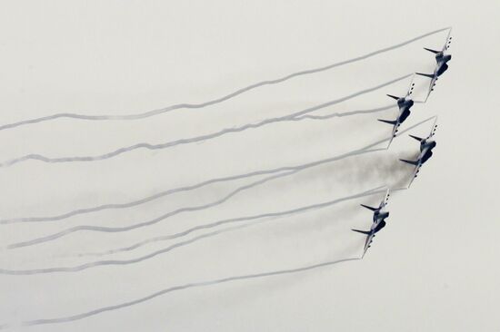 Strizhi aerobatic team