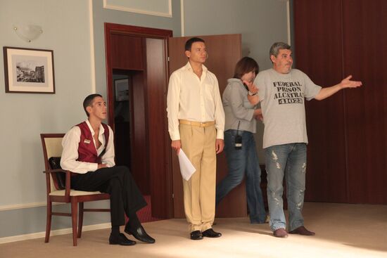 Actors on set of Alexander Atanesyan's comedy film Na Izmene