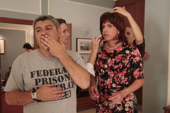 Actor Igor Vernik and director Alexander Atanesyan on film set