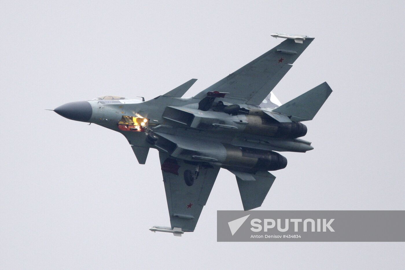 Su-35 multi-role strike fighter