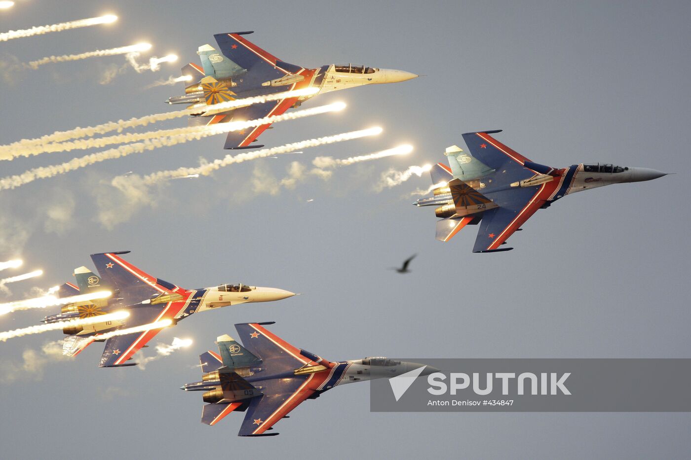Russian Knights performing at MAKS-2009 air show