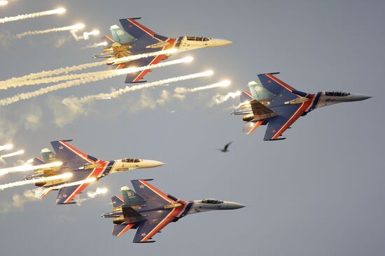 Russian Knights performing at MAKS-2009 air show
