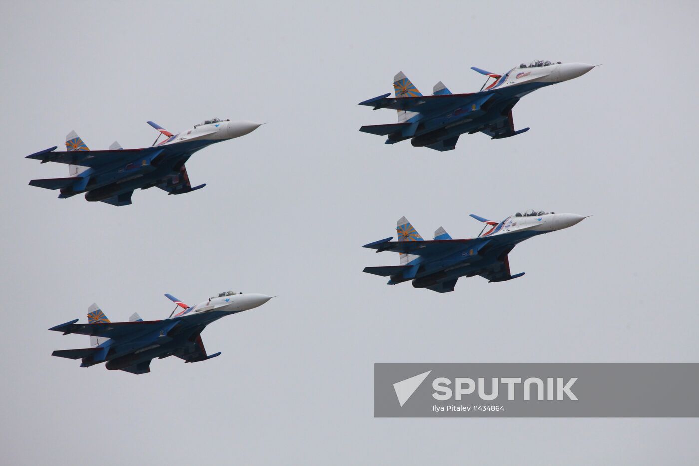 Russian Knights performing at MAKS-2009 air show