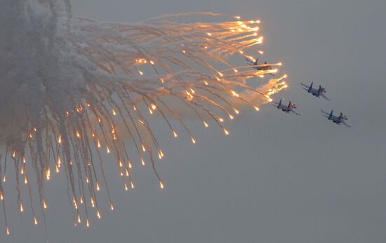 Russian Knights performing at MAKS-2009 air show
