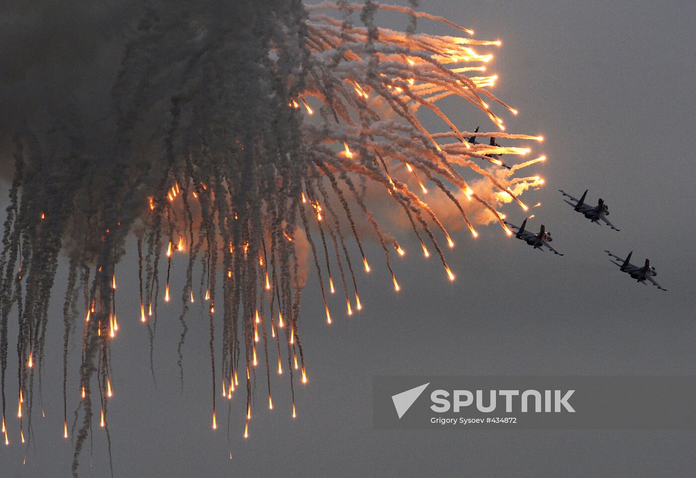 Russian Knights performing at MAKS-2009 air show