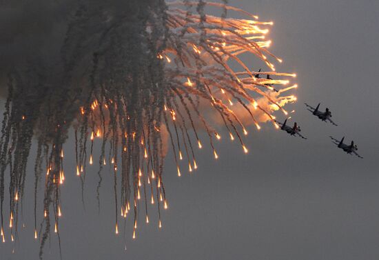 Russian Knights performing at MAKS-2009 air show