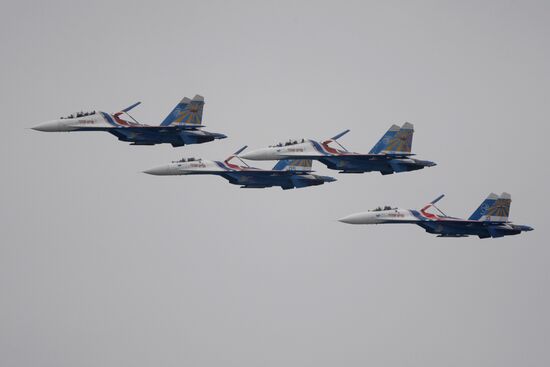 Russian Knights performing at MAKS-2009 air show