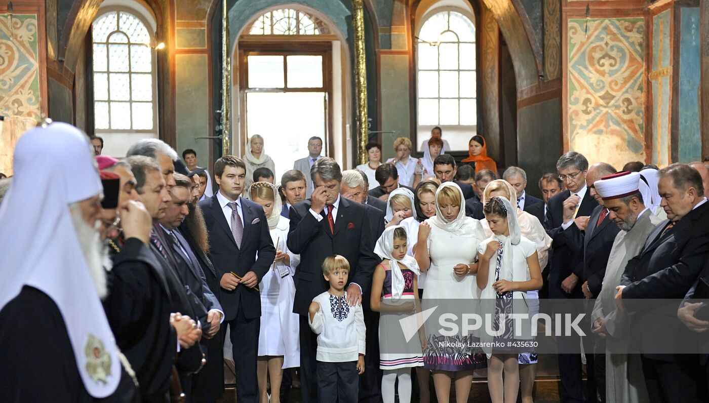 Ukrainian President Yushchenko with family in St. Sofia