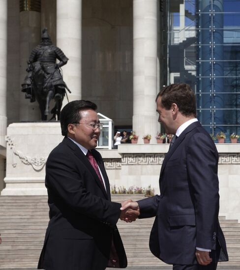 Medvedev visits Mongolia